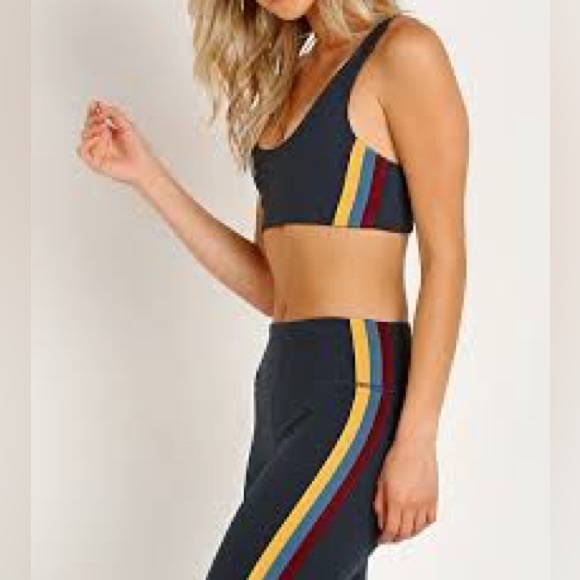 Spiritual Gangster
Perfect Stripe set - Picture 6 of 7